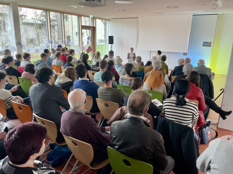 Schüler spielen Theaterstück
