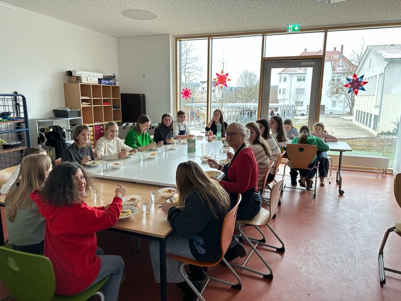 Schüler beim Essen