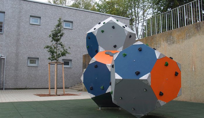 Kletterwürfel im Pausenhof