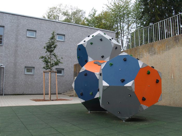 Kletterwürfel im Pausenhof