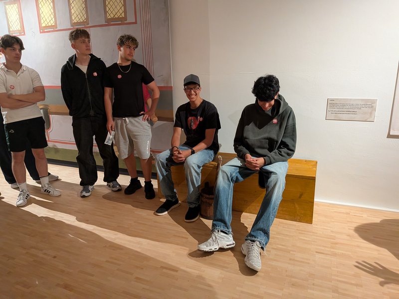 Schüler im Museum