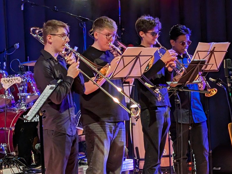 Musiker auf Bühne
