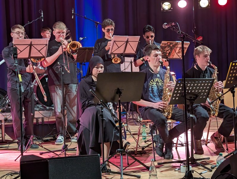 Musiker auf Bühne